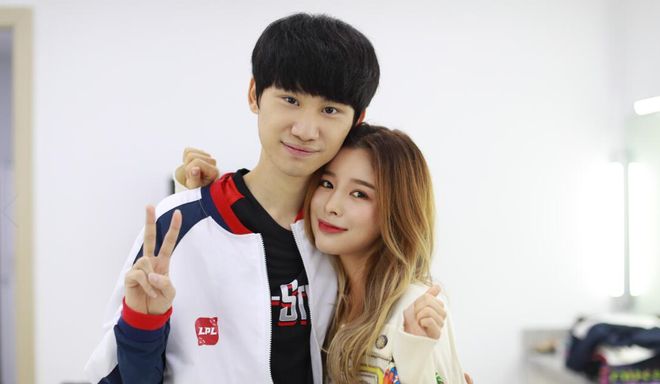 场就展现了 场就展现了