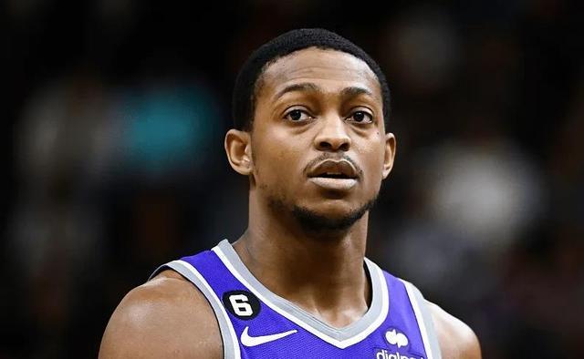 他与队友配 他与队友配