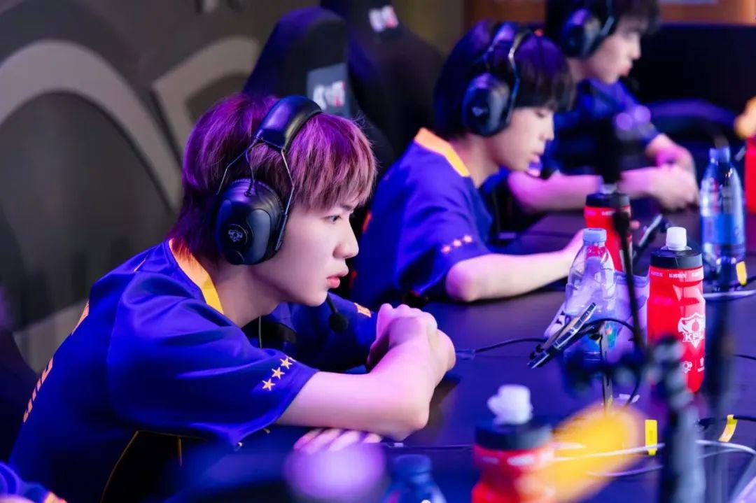 的年轻人 的年轻人